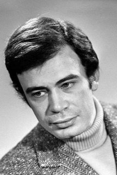 Andrei Vertogradov interpreta Radio Operator of 'Citta di Milano' (uncredited)