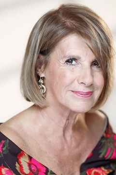 Lella Costa interpreta Segretaria TV