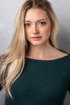 Haley Weber interpreta Edith