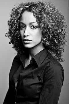 Katrina Nare interpreta Toni