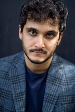 Matteo Cecchi interpreta Pietro Airota