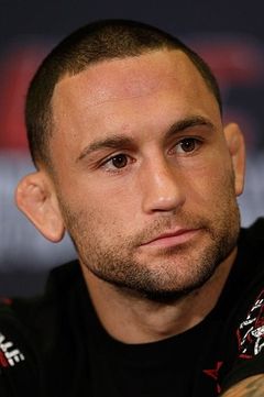 Frankie Edgar interpreta Himself