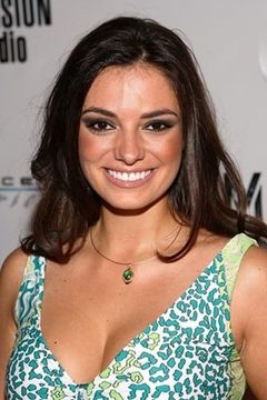 Alexa Damián interpreta Business Class Stewardess