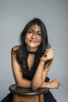 Angeliqa Devi interpreta Jasmine