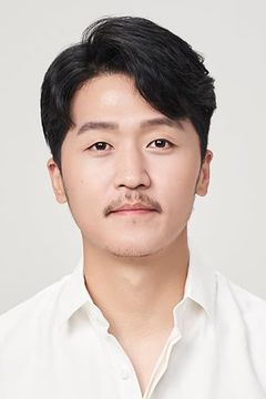 Sim Woo-sung interpreta Control room staff