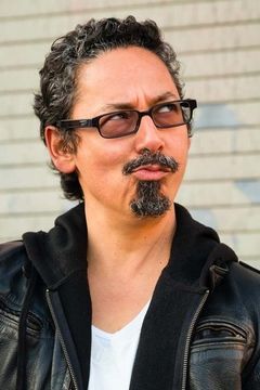 Tommy Guerrero interpreta Skateboarder