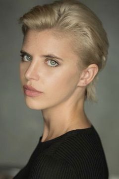 Isabelle Bonfrer interpreta Zoe