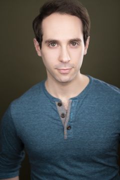 Ian Brodsky interpreta Malcolm