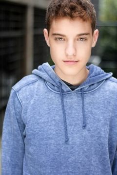 Patrick Lubczyk interpreta Teenage boy