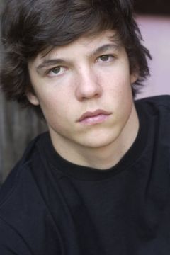 Dane Christensen interpreta Gordon Reiner