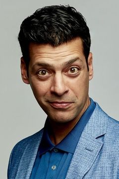 Ruben Ortiz interpreta Medic
