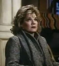 Marilyn Schreffler interpreta Cherie / Sis / Receptionist (voice)