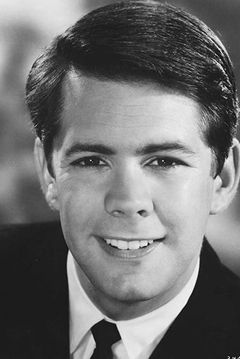 Tom Lowell interpreta Orderly