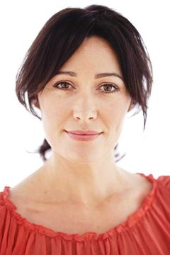 Katrina Hobbs interpreta Kathy