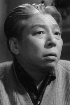 Koreya Senda interpreta Prime Minister Prince Fumimaro Konoye