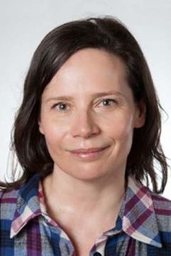 Nancy Sivak interpreta Tess