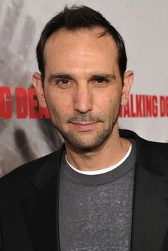 Andrew Rothenberg interpreta Stern Judge