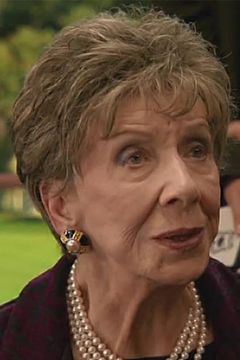 Mary Gregory interpreta Townswoman