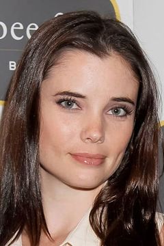 Jessica Heap interpreta Spartan Woman's Friend (uncredited)