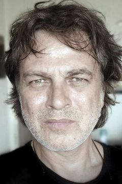 Jean-Philippe Goudroye interpreta Renato