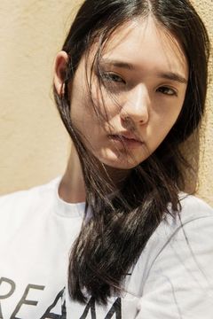 Yuri Ishizaka interpreta Tae