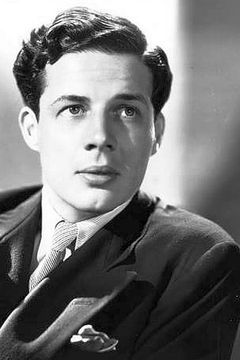 Owen Davis Jr. interpreta Peter