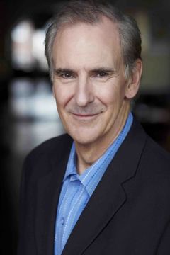 John Maclaren interpreta Dr. Parsons