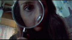 Ellen Barber interpreta John's Secretary