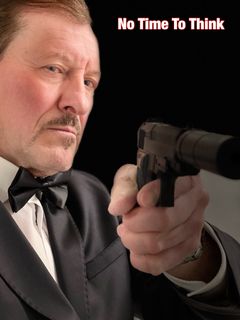 Angelo Borer interpreta Luxusuhrenverkäufer