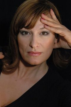 Andreja Schneider interpreta Jasmina Božic