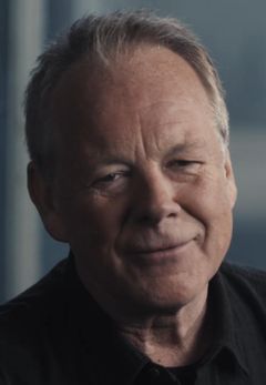 Bill Oakes interpreta Self