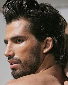 Martin Saints interpreta Former Male Model Prison Guard