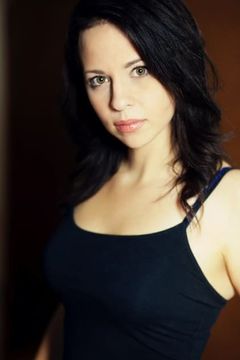 Destee Klyne interpreta Schroder's Daughter