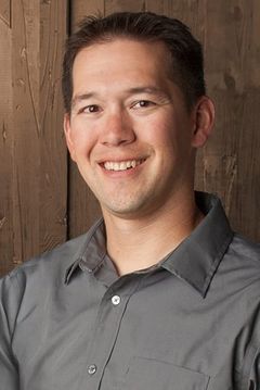 Brian Brough interpreta Equestrian Guide