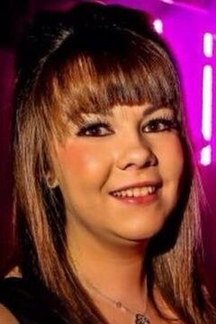 Michaela Dicker interpreta Red Queen