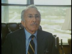 George Petrie interpreta Martin