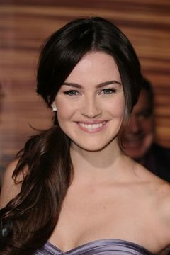 Jonna Walsh interpreta Lacey