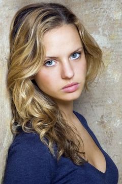 Elena Franklin interpreta Maria's Girlfriend