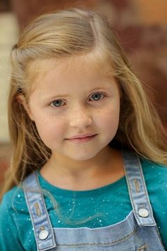 Annie Livingston interpreta 6 Year Old Girl