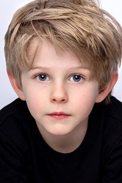 Dean Woodward interpreta Beau Abbott