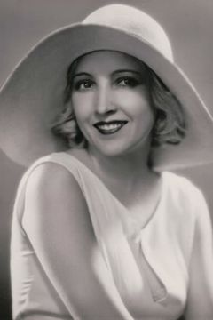 Estelle Etterre interpreta Wedding Guest (uncredited)