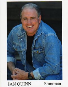 Ian Quinn interpreta Winter Park Cop