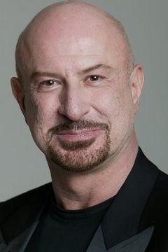 Sebastiano Lo Monaco interpreta Prof. Terenzi