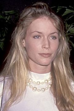 Kathy Alzado Murray interpreta Player's Wife