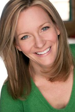 Joanie Stewart interpreta Carla