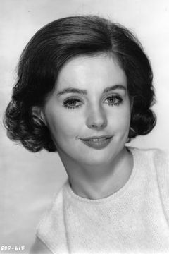 Millie Perkins interpreta Mrs. Fox