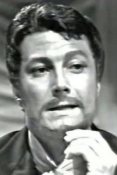 Gianfranco Ombuen interpreta Mr. Ferrari, the engineer