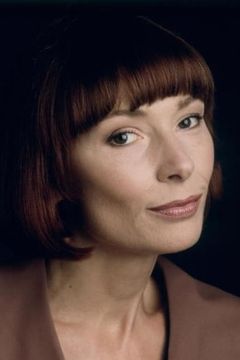 Karen Akers interpreta Kitty Haynes