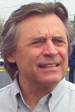 John Della Penna interpreta Team Manager