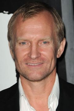 Ulrich Thomsen interpreta Doctor Lindegard
